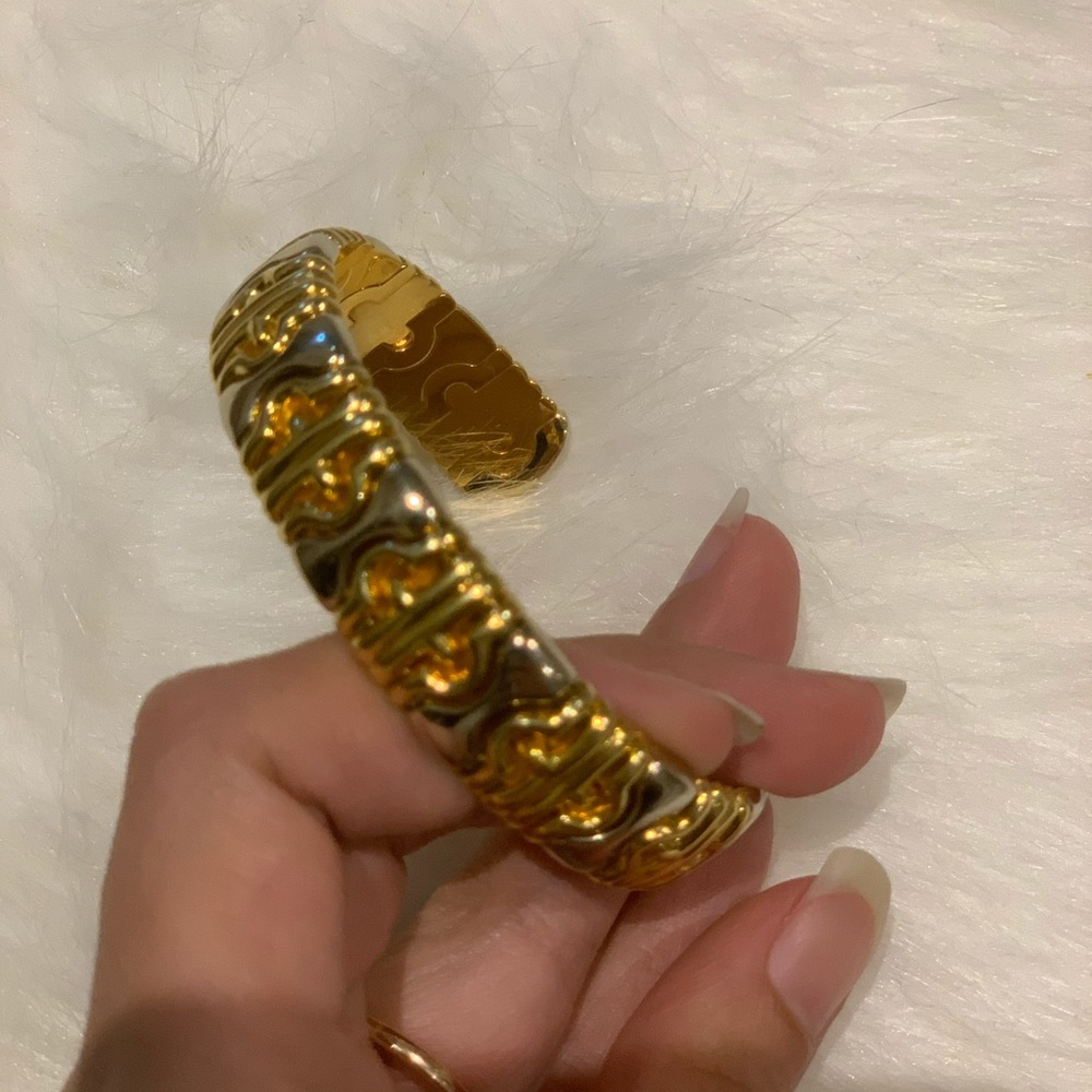 18k Solid Gold Bangle